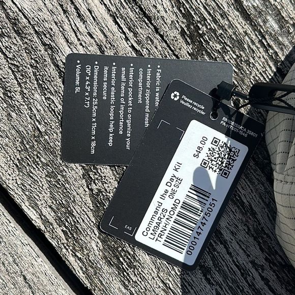 LULULEMON COMMAND THE DAY KIT 5L Travel Kit NWT - Picture 4 of 6